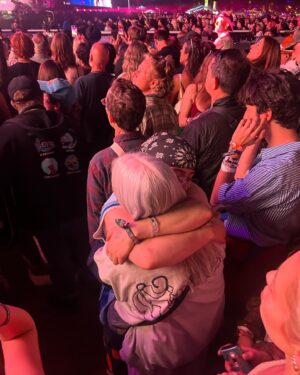 Quen Blackwell Instagram - COACHELLA WAS SO SICK THIS YEAR 
10/10 would recommend 

(I have enough pictures for another post should i do a pt2?)