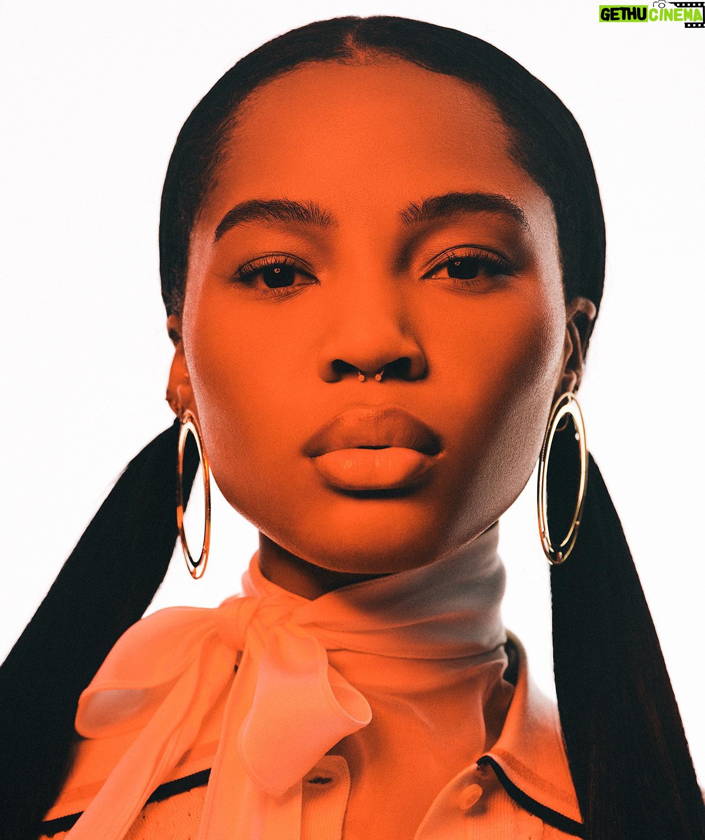 Quen Blackwell Instagram - I’m in…..V MAGAZINE!!!!! “GENERATION V: QUEN BLACKWELL The electric powerhouse setting the internet ablaze” …like they ATE that. From @vmagazine ’s V139 Winter 2022 Issue Photography: @dennisleupold Fashion: @marta.del.rio Makeup: @loftjet Hair: @rickyfraserhair (using @oribe ) Interview: @a.had.a.dream Editors: @overlyopinionatedblackperson / @kalaherh / @matt.velasco Special thanks: @amalia.consulting / @theonly.agency / @bpcm