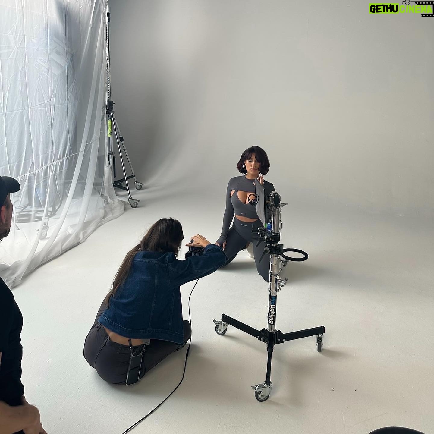 RAYE Instagram - I am very very grateful to @hm_move & the entire lovely team for having me, for giving me a comfortable space to embrace my natural shape and making me feel so special in the process. 🫀❤️ (humbled to be part of this w the most legendary @iamzlatanibrahimovic thanks for showing me the ropes) 🤓🏋🏽♀️ #HMmove #howeveryoumove