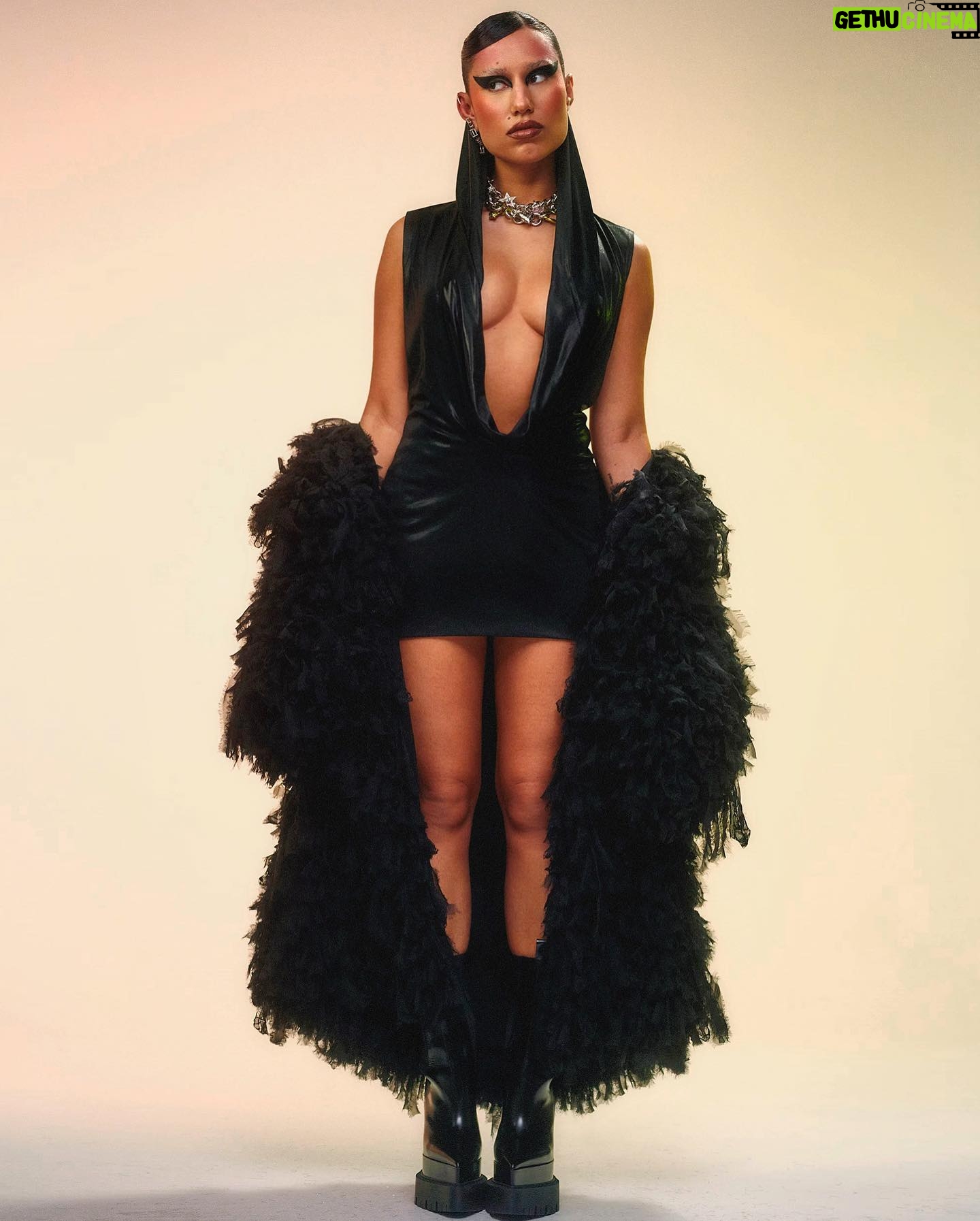 RAYE Instagram - I am so grateful to @vmagazine for including me in the V140 Spring 2023 Issue πΉπ€π« Shot in November by the incredibly talented @hannahkhymych πΈ P.s I still have the ponytail you lent me safely in a drawer at my sisters place in LA donβt hate me @themartyharper πβ₯οΈ