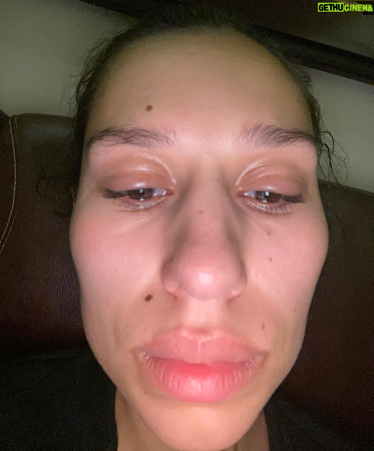 RAYE Instagram - tw: the truth about escapism, a song that has brought me so much life and joy but is about one of the darkest saddest times in my life. I found these pictures of me in 2019, it was a time I was so lost and high and hungry and alone and broken. The truth isn’t pretty and I want to be an honest artist, for all the beautiful things I have posted about this song, I also wanted to share the ugly truth. Xxx social media can make it too easy to pretend to others that life is great, take time to take care of yourself and don’t be ashamed or embarrassed to ask for help ❤️🩹