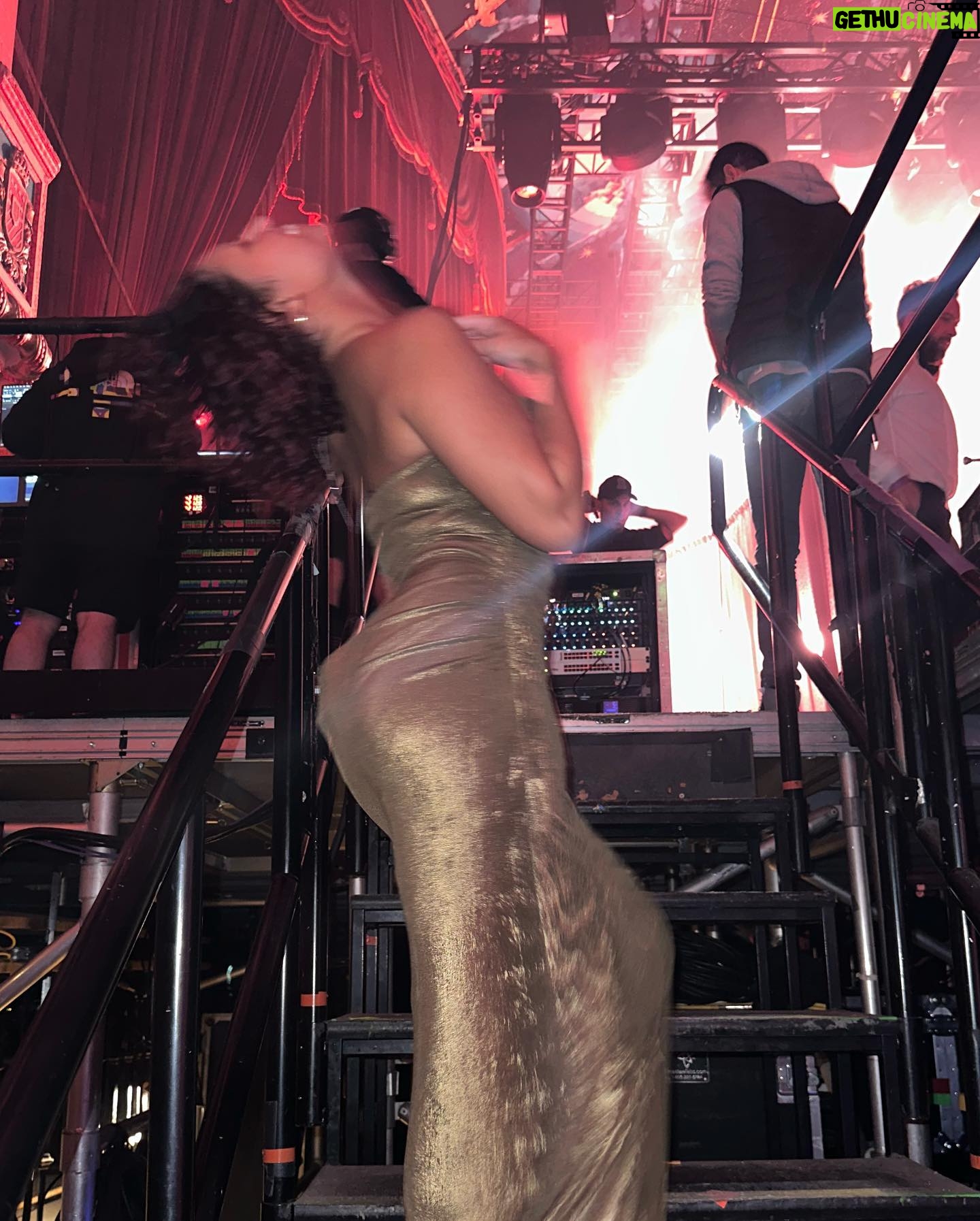 RAYE Instagram - red moon in Venus tour was a beautiful dream 🌅 thank you @kaliuchis for letting me open for you 🫀🥰