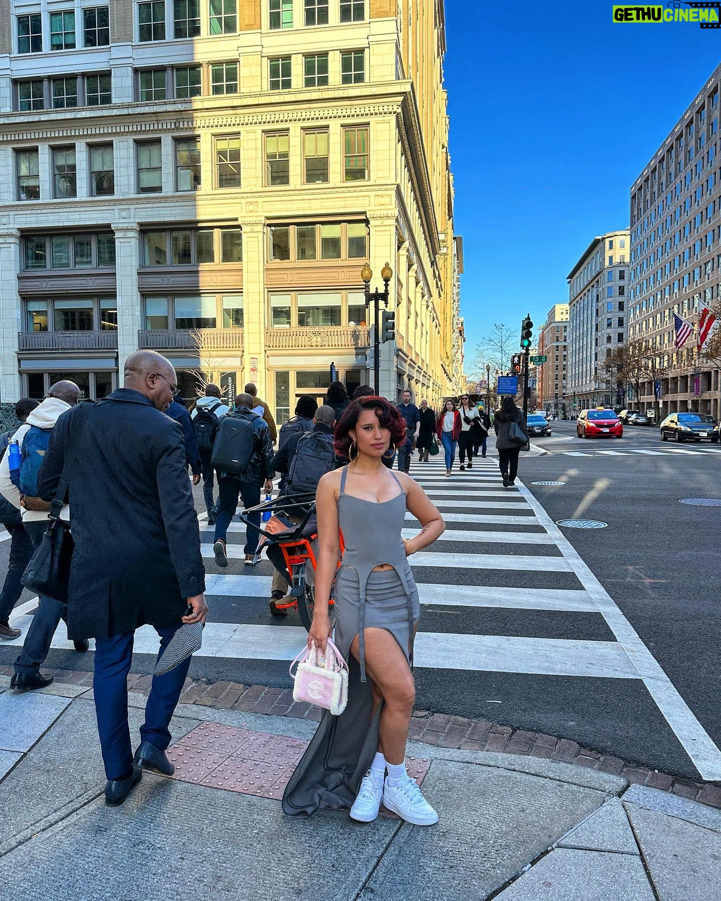 RAYE Instagram - life goals = write music, do shows, play cards, travel, eat and sleep🌹🃏
