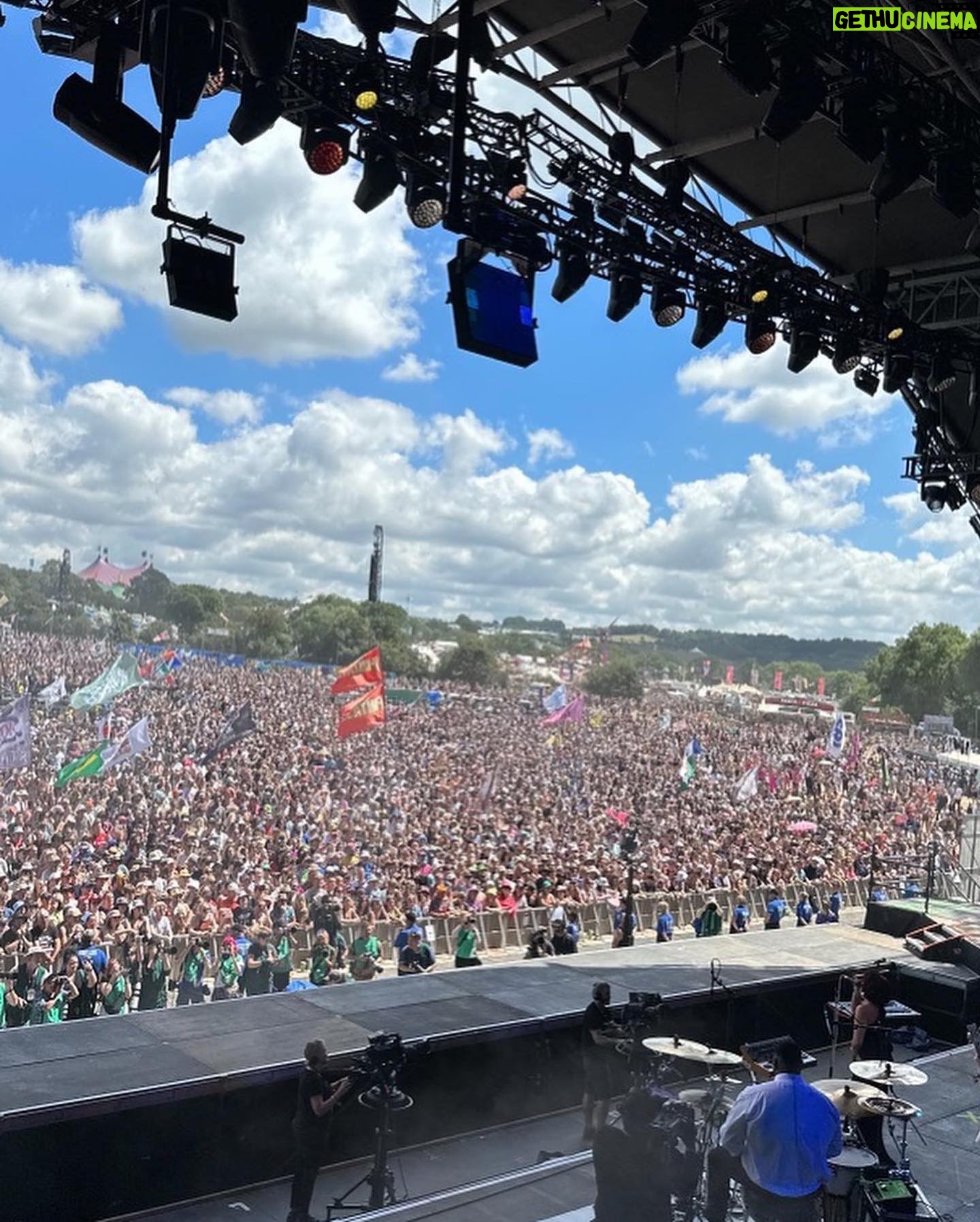 RAYE Instagram - How can I ever recover, 60,000 people came to watch us at Glastonbury’s Pyramid stage, followed by our surprise set at the BBC Introducing stage which was somehow just as magical 🫀🫀🫀🫀🫀 Thank you to my team 😭 and to @off____white for my beautiful dress GOD IS GOOD 😭