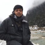 RJ Balaji Instagram - Noticed that Paappa Paatu from Veetla Visesham has suddenly started to trend! Here’s a short clip of me singing the track, when I was in Sikkim last year, surrounded by the Himalayas on one side and the sounds of pristine water next to me. Singing at -5 degree temperatures is not easy! @sidsriram @irjbalaji @pavijaypoet