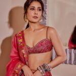 Raashi Khanna Instagram - Possessed by the spirit of good taste and maybe a mischievous ghost.! 👻 #baak trailer launch in @toraniofficial Jewelery @motifsbysurabhididwania Styled by @vasudhaguptaa Makeup by @makeupbyshefali.s Hair by @zoequiny.hair 📸 @arifminhaz