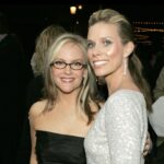 Rachael Harris Instagram - Happy Birthday @_cherylhines 🥳🎉 You make everything and everyone sunnier, sweeter and funnier💛 If you ever leave me I’m going with you! Yay! Henry, Otto .. my entire family loves you lady. Have the most beautiful day. 🎂🙏❤️