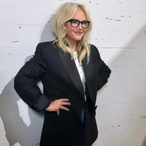 Rachael Harris Instagram - Felt cute. Might delete. Happy Tuesday! 

Hair @dallin.james 
Makeup @marina_gravani 
Styled by @karenraphael 
PR @tfgsocial