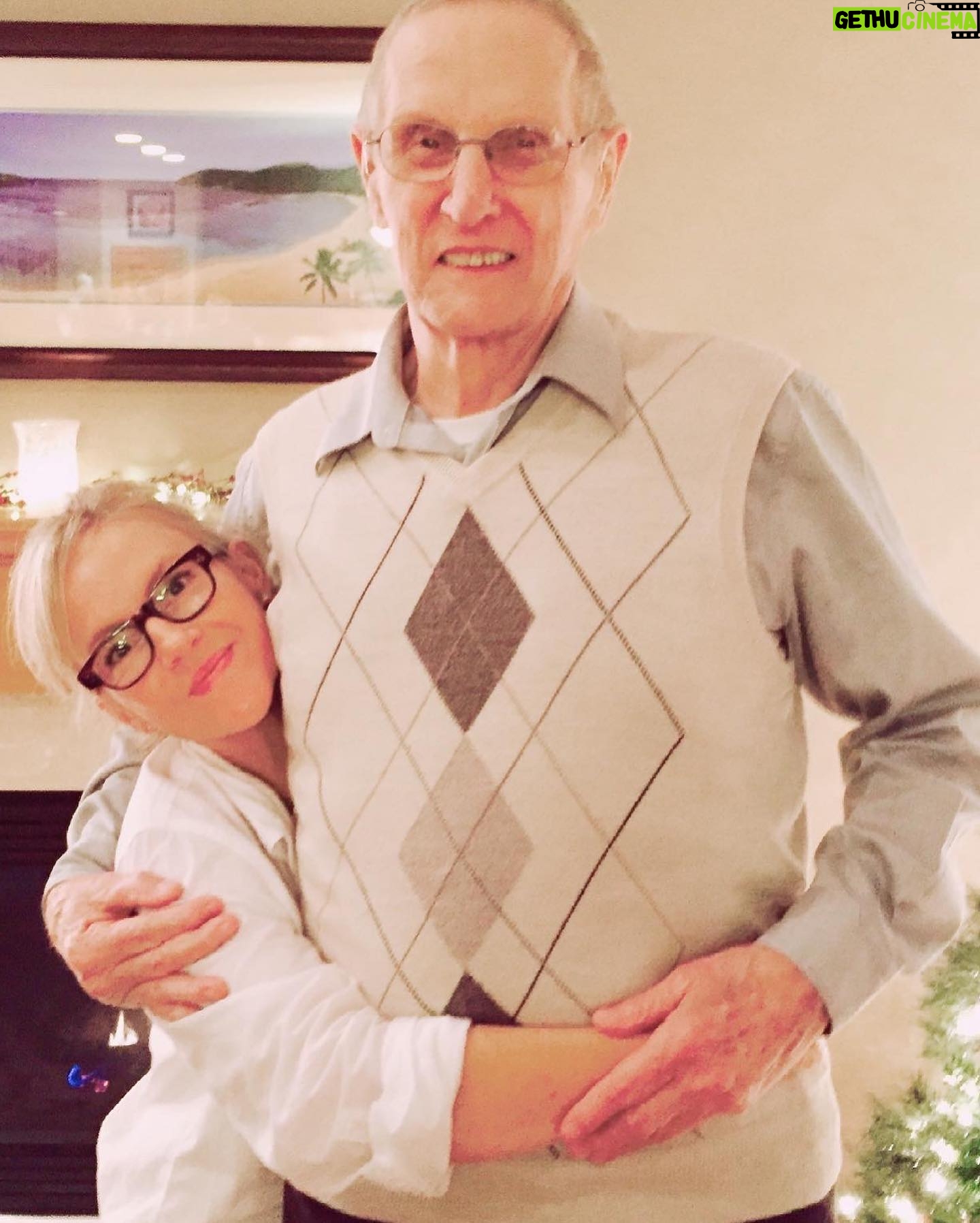 Rachael Harris Instagram - Happy Father’s Day to all the fantastic dads in my life🥳🎉 so grateful to see a hummingbird fly by and remind me how lucky I am to have had my sweet, kind, funny dad, Gary, holding my hand and loving me up❤️ Grateful to get to share in raising H & O with you Christian, oh how you love them so… Jack and Danny.. I love you both and love the love you give to your kids… always inspiring❤️ LoveLoveLove❤️