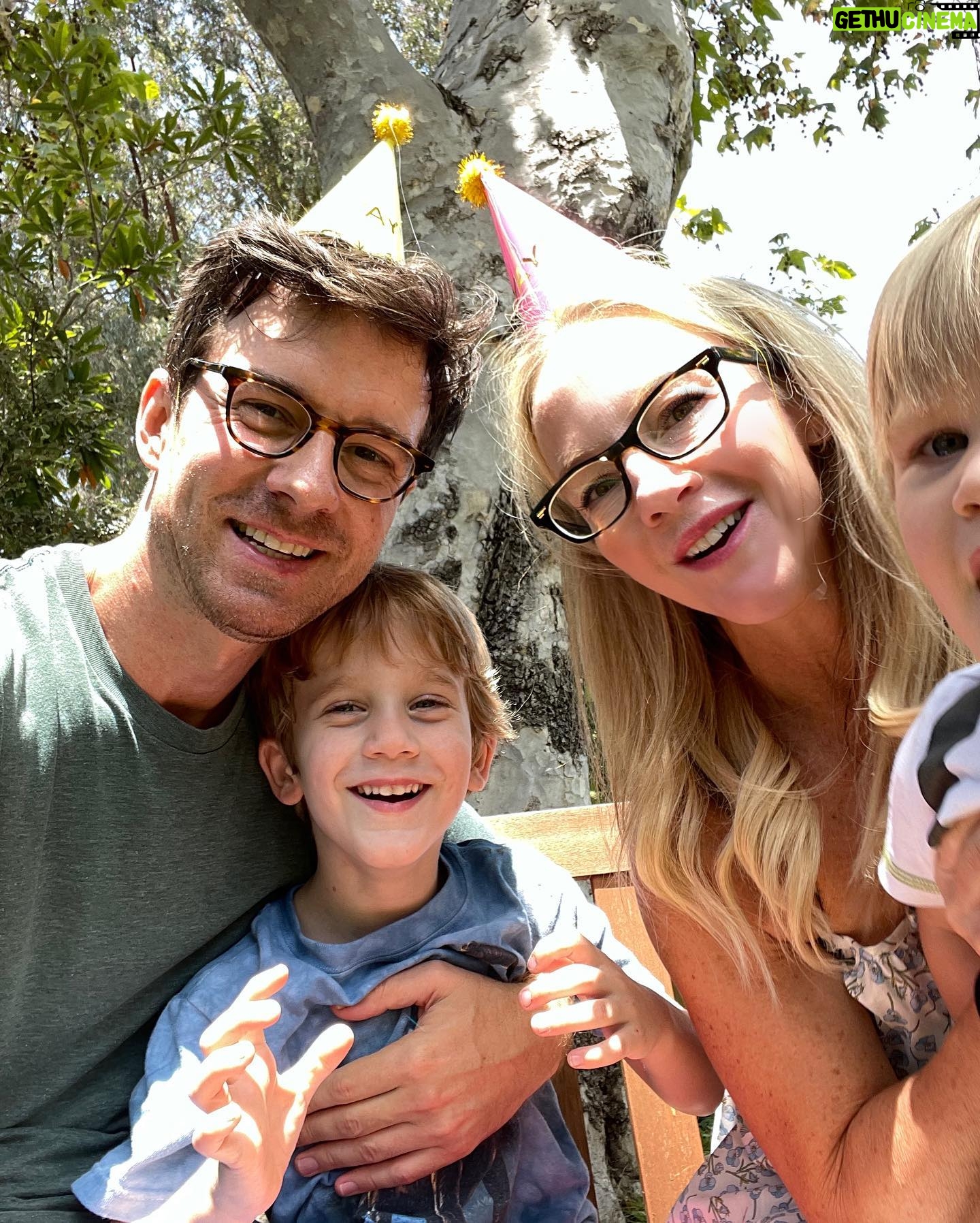 Rachael Harris Instagram - Happy Father’s Day to all the fantastic dads in my life🥳🎉 so grateful to see a hummingbird fly by and remind me how lucky I am to have had my sweet, kind, funny dad, Gary, holding my hand and loving me up❤️ Grateful to get to share in raising H & O with you Christian, oh how you love them so… Jack and Danny.. I love you both and love the love you give to your kids… always inspiring❤️ LoveLoveLove❤️