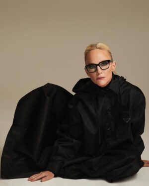 Rachael Harris Instagram - She’s been Hollywood’s de facto “hateful person”—her words, not ours—for a couple of decades, and no one is busier than comedian-actress @rachaelharris this season. The 55-year-old mom-of-two recently sat down with us to talk upcoming projects, her wellness routine, and the laser treatment she relies on for glowing skin.

Tap the link in bio for the exclusive interview of our November digital cover star! 

Photographer: @j2pix ⁠
Written by: @liz.ritter⁠
Hair by: @dallin.james⁠
Makeup by: @marina_gravani⁠
Styled by: @karenraphael⁠ 

#hollywoodactress #rachaelharris #comedians #lasertreatment #lasertreatments #celebritynews #antiagingtreatment #coverstory