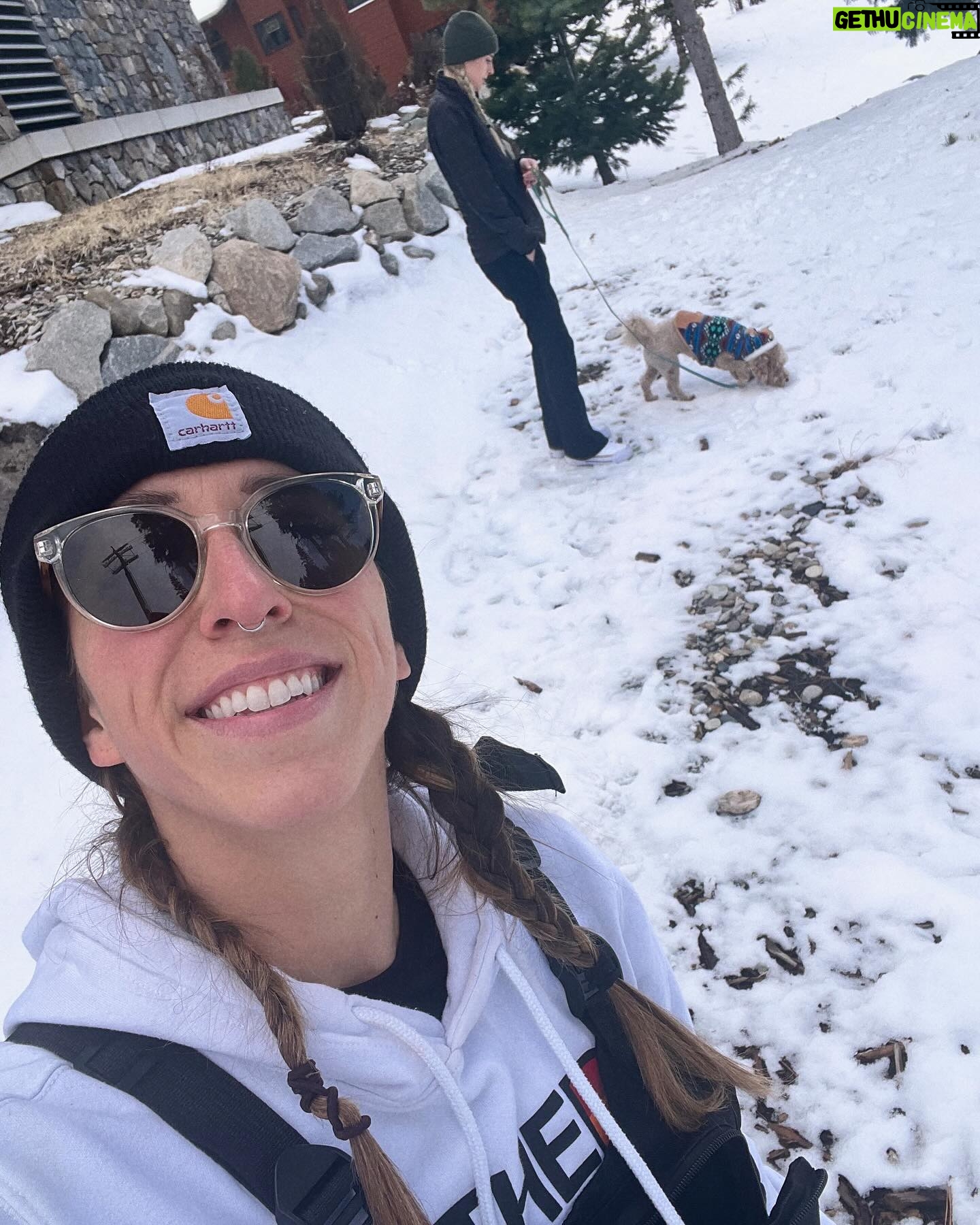 Rachel Ballinger Instagram - Mammoth day 1 🥰🏂☃️🦣