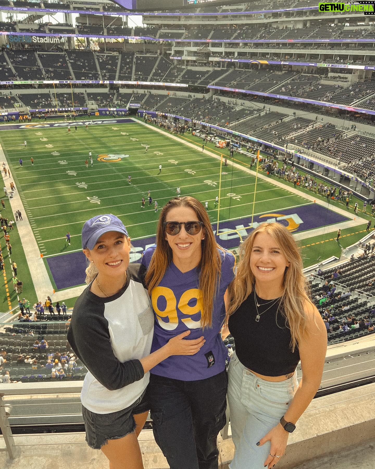 Rachel Ballinger Instagram - AHHHHH I LOVE SPORTS
