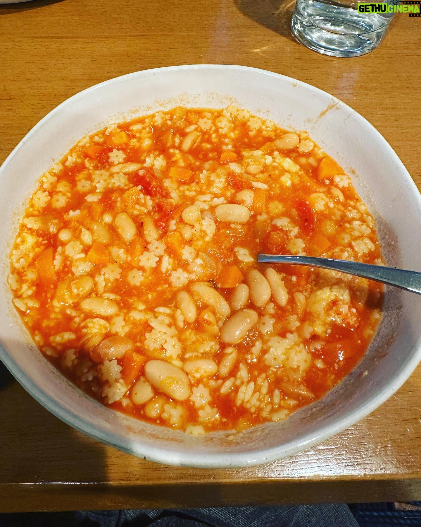 Rachel Bilson Instagram - Rainy day in LA, thought I’d post my recipe for “pasta fazul”. It’s a super easy cozy dish that only takes what you probably already have on hand. Carrots (chopped, I used 4) Onion (half of large onion chopped) Garlic (I smashed about 6 cloves) Chicken broth (4 cups) Tomato sauce (I used Raos marinara) Cannellini beans (I used 3 cans, they’re also called white kidney beans) Parmesan Any kind of tiny pasta Sautée the first three, then add beans, I also add the liquid from beans from 2 out of the three cans. Then add broth and sauce, simmer for an hour or so. Boil water, cook pasta then add at end and top with Parmesan!
