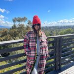 Rachel Bilson Instagram - Obsessed with this cozy coat! @thisisthegreat_ @eddiebauer