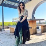 Rachel Bilson Instagram - feels good to be back in @maisonmayle, paired with the @larroude x @jenniferfisherjewelry olivine green boot — coming soon! 🤍 #nicolechavezstyle glam by @davynewkirk @rachelgoodwinmakeup