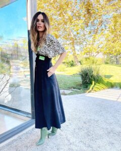 Rachel Bilson Instagram - feels good to be back in @maisonmayle, paired with the @larroude x @jenniferfisherjewelry olivine green boot — coming soon! 🤍 #nicolechavezstyle glam by @davynewkirk @rachelgoodwinmakeup