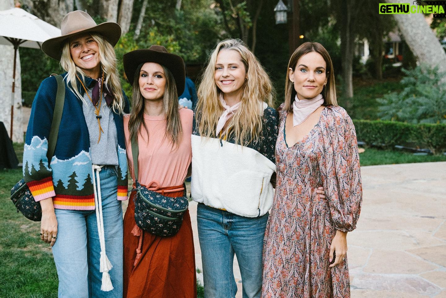 Rachel Bilson Instagram - I live on a ranch now. Celebrating @thisisthegreat_ @emilyandmeritt @alisalranch the GREAT outdoors collection. 📸 @morganpansing
