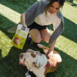 Rachel Bilson Instagram - #AD I’m proud to partner with @Nutrish to join in their mission of providing pets the opportunity to live a full and joyful life. With every bag of #Nutrish you purchase, you contribute to helping pets in need with food, care, medical supplies, treatments, and more through the Rachael Ray Foundation. Since 2019, The Rachael Ray Foundation has donated more than $7 million dollars a year to animal charities and organizations just like @pasadenahumane , giving pets the time and care they need to find their forever homes. ❤️🐶