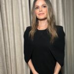 Rachel Bilson Instagram - Last night for the @wphfund honoring my babe @kristenanniebell 👗 @lafayette148ny 💄 @courthart1 🖤 @nicolechavezstyle