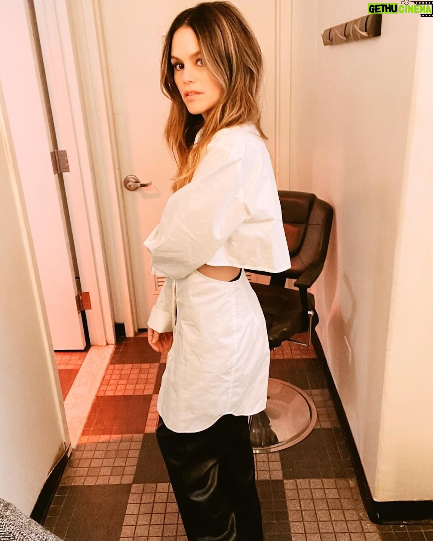 Rachel Bilson Instagram - 2023…a year of getting dressed. Here’s to being clothed in 2024! Happy New Year 💫