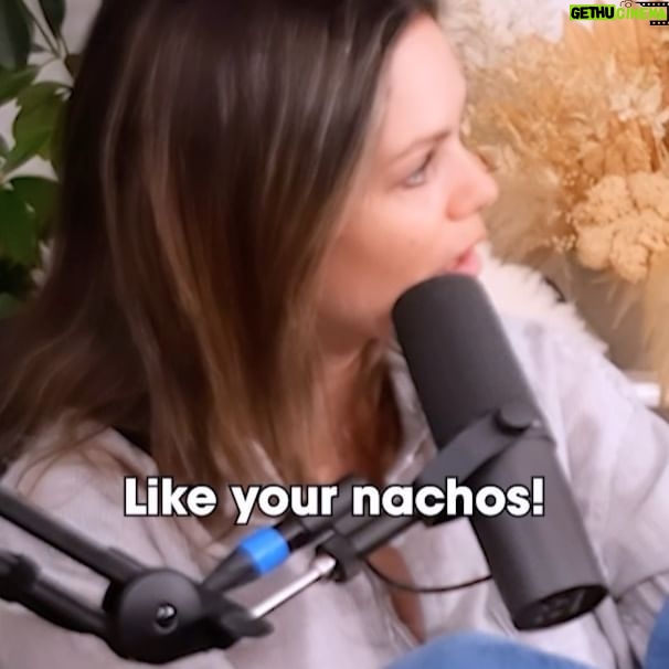 Rachel Bilson Instagram - New episode of @broad_ideas_pod with @thegigigoode out now!!!! Link in bio!!!!! 😘