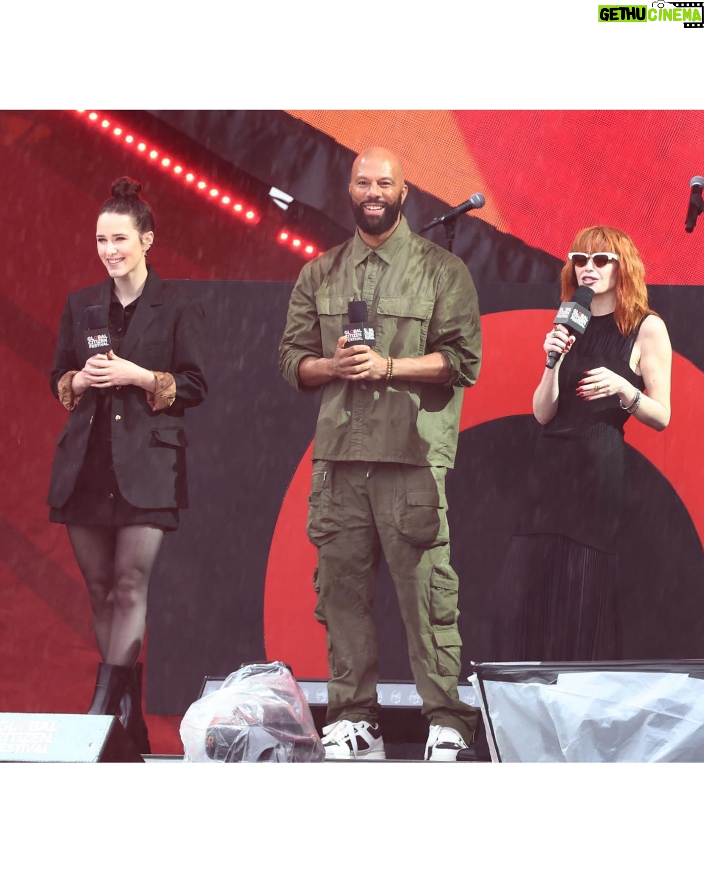 Rachel Brosnahan Instagram - Rain or shine! Thank you @glblctzn. This one was for the books ⭕️