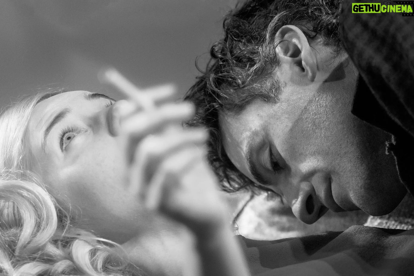 Rachel Brosnahan Instagram - Whoa! What a way to kick off our first preview! Thank you @dramaleague for honoring our show. It’s wind in our sails tonight. Here are a few beautiful and belated photos from the early days of Sign taken by @philipmontgomery one of our theatre from this morning. Here we go!
