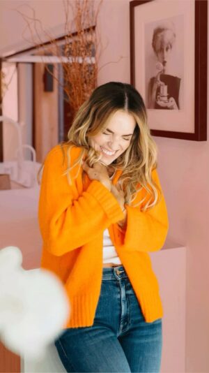 Rachel Hollis Instagram - Will you help me spread some love (and coffee!) to celebrate Valentine’s Day?? 💘 Head over to @thestarttodaybrand and tap this pic to find out how!