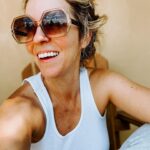 Rachel Hollis Instagram – Not every day is a sunshine-on-your-shoulders kind of day… so when it is, soak it up!! ☀️