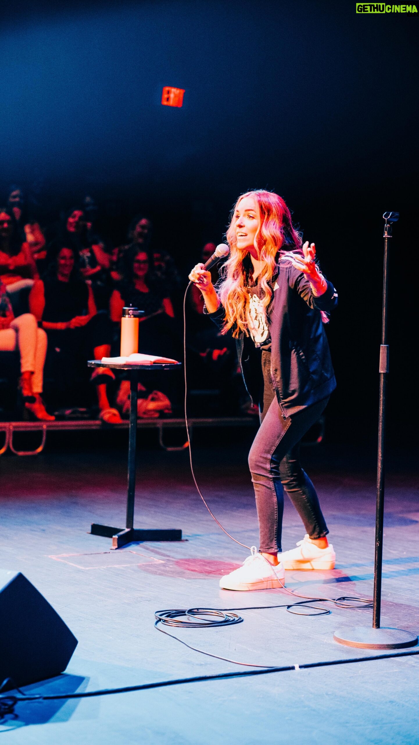 Rachel Hollis Instagram - Nashville!!! It was my first time ever speaking in Tennessee and I’m so grateful to everyone who came out 🥰 Thank you guys for bringing the energy and laughing with me and holding space for each other— ATLANTA, I’ll see you tonight!! 📹: @justtheletterk_img