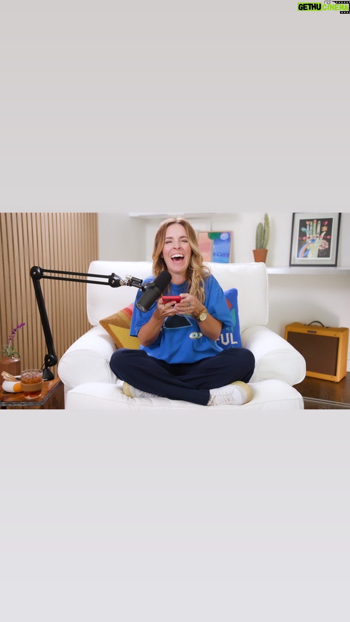 Rachel Hollis - 3 Likes - EP. 598: Ask Rach | “How Do I Change My Mindset With Money?” “How Do You Stay Motivated During a Hard Season?”
Your mindset affects everything when it comes to finances: how much you make, how much you save, how you spend…everything!
Listen to the full episode on The Rachel Hollis podcast!