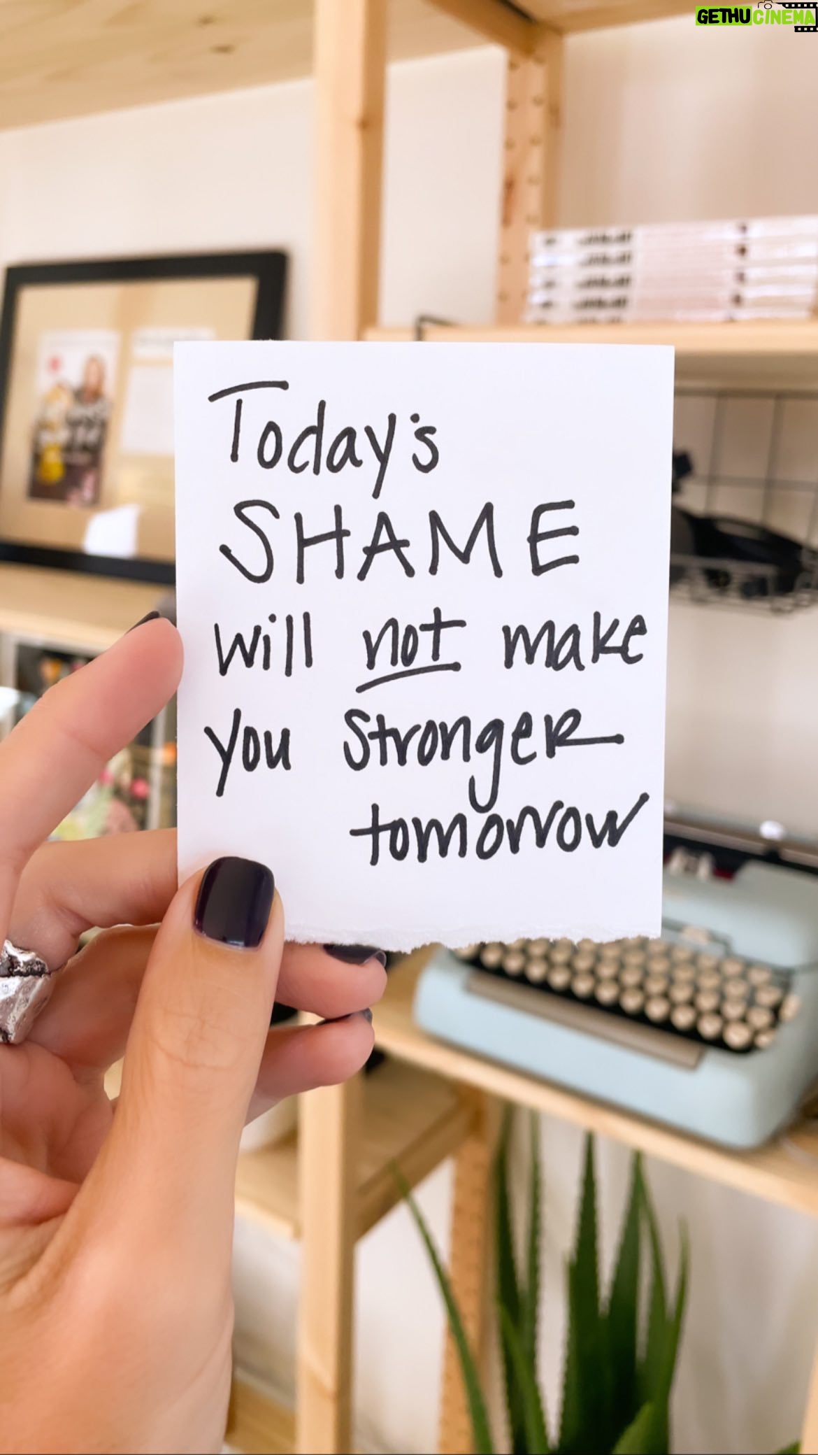 Rachel Hollis Instagram - Don’t be thrown off your plan by the holiday. Don’t be thrown off course by a slight deviation. Enjoy the moment. Get right back on course. This isn’t about perfection, it’s about practice. 🤟🏻