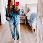 Rachel Hollis Instagram - Tracking my hormones in the notes app on my phone was one of the BEST decisions of my life. Truly. ⠀⠀⠀⠀⠀⠀⠀⠀⠀ I’d never really understood how my body worked or what to expect, until I started keeping simple notes. I’d just write down which day of my cycle I was on and a quick state-of-the-union. ⠀⠀⠀⠀⠀⠀⠀⠀⠀ Day 4 - great energy, super hungry Day 17 - feeling anxious Day 22 - breaking out, feel bloated ⠀⠀⠀⠀⠀⠀⠀⠀⠀ By doing this for months I began to see very clear patterns to the way I felt based on what day it was. Then when I (inevitably) had a day when I felt like the world was ending, I could look back at last month (and the months before) and realize, that the same feeling, happens on the same day, each month. This allowed me to take better care of myself and be much more graceful with myself. ⠀⠀⠀⠀⠀⠀⠀⠀⠀ BTW - Why doesn’t anyone teach us this in sex-ed, would have been SO helpful. 🙄