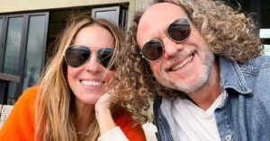 Rachel Hollis Instagram - 🧡 got a few days away for my birthday and I’m so grateful! rest and stillness and coffee on the patio and sea turtles and whales (that I never could spot but was so excited to look for) and sunshine and endless green and Hawaii, who ALWAYS shares her magic!