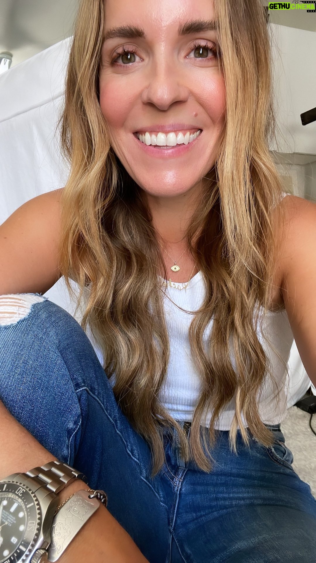 Rachel Hollis Instagram - Maximize your success by focusing on ONE thing — you only have so much energy in each day— use it wisely. ⚽️