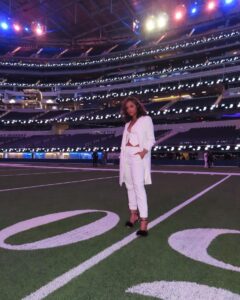 Rachel Lindsay Instagram - Never played on the field but I did party on one. Outfit: @aliceandolivia Shoes: @stevemadden