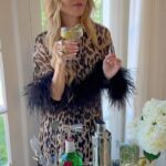 Rachel Zoe Instagram - #ad Make every happy hour Fancy Hour with a chic @tanquerayusa cocktail. Start the night off right with my favorite, the Tanqueray Dirty Martini. Cheers! ✨ TANQUERAY London Dry Gin. 100% Grain Neutral Spirits. 47.3% Alc/Vol. Imported by Charles Tanqueray & Co., New York, NY. Enjoy responsibly. Do not forward to anyone under 21.