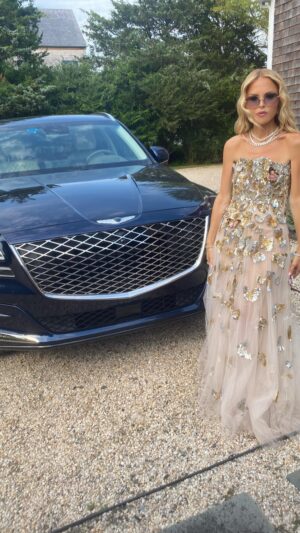 Rachel Zoe Instagram - I have the perfect summer accessory thanks to @genesis_usa and their gorgeous #GV80. This luxurious SUV is a true blend of style and safety that myself and my family could not love more! #GenesisPartner