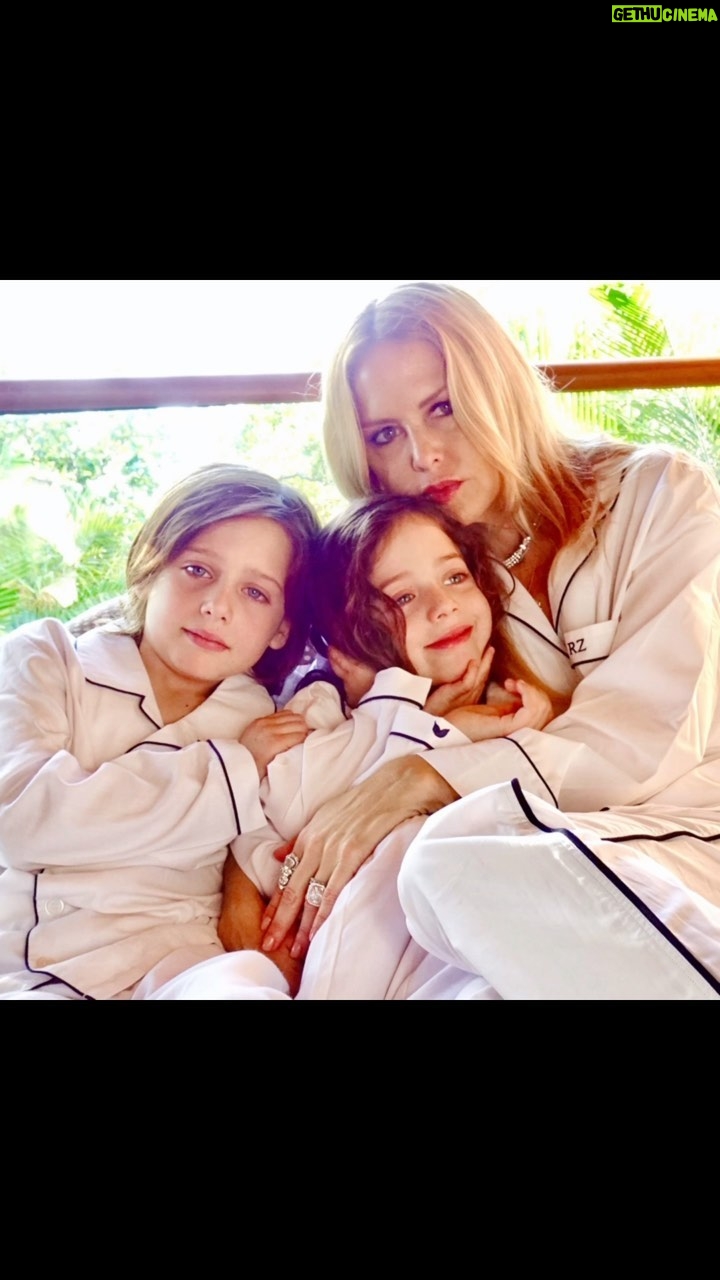 Rachel Zoe - 17.7K Likes - Every day in my life is #nationalsonday because I have two magical little angels š¼ that chose me to be their Mommy. My heart is so full every single day šš»ā¤ļø #boymom #grateful