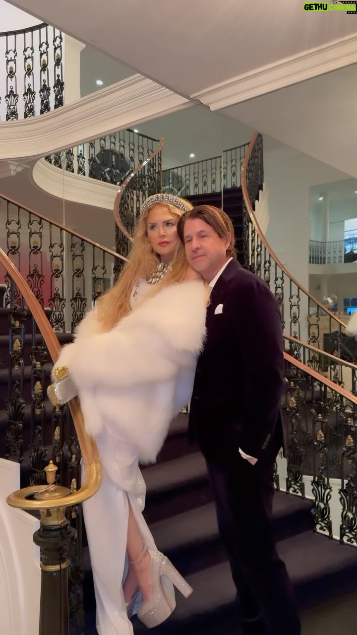 Rachel Zoe - 9K Likes - Kaius named us āprince and princess of the sky ā ⨠š ā
ļø #momanddad