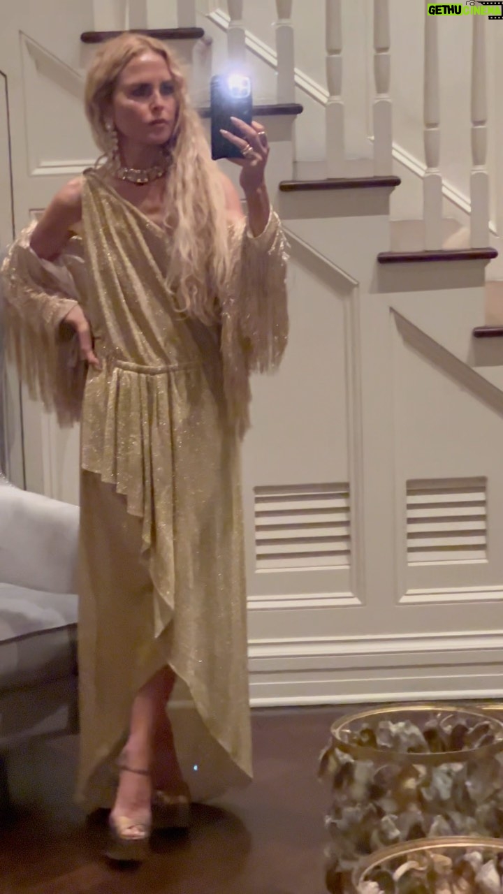 Rachel Zoe - 12.6K Likes - Sometimes you don't realize how badly you needed to let go and have "a night" until you do..and what a night it was with some of my favorite people ā¤ļø #summer š š„š¾ wearing gold vintage #halston
