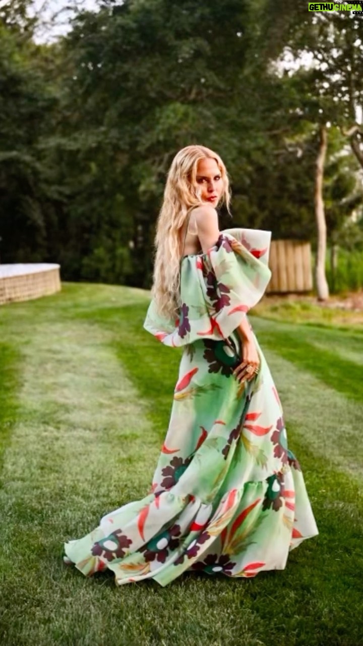 Rachel Zoe - 7K Likes - Wearing and loving my beautiful @etro gown out in support of @fashiontrustus for a most magical night. I am so honored to serve as an ambassador for such an extraordinary organization nurturing, supporting and mentoring so many talented designers that deserve to live their greatest fashion dreams. Thank you šš» @etro for hosting such a perfect summer evening . Head to my stories for more highlights from the night āØ