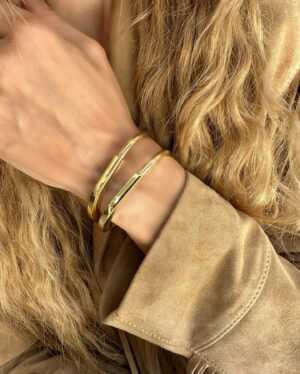 Rachel Zoe Instagram - The only thing better than one @tiffanyandco Lock Collection bracelet, is two. For me, the Tiffany Lock Collection is more than just timeless, beautiful pieces. A gold lock signifies forever or holding on tight to something or someone meaningful. ✨#TiffanyLock #TiffanyPartner