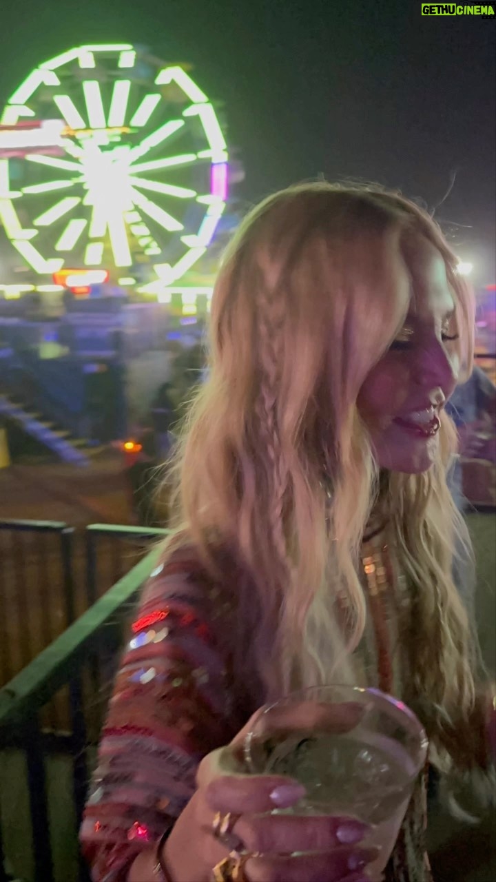 Rachel Zoe Instagram - @coachella @neoncarnival vibes having a night with my team ❤️ my people 🙏🏻 Vintage sequin caftan @missoni Glittered and braided glam by @emmawillishmu