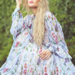 Rachel Zoe Instagram – Taking you behind the scenes of my @hauteliving magazine cover shoot  to share a bit of the magic that happened for The Hamptons Issue which is out today Endlessly thankful to my team and everyone involved for helping to create these dreamy and glamorous summer fashion moments Which is your favorite?! 💋

@markimage @emmawillishmu @laurainwonderland__ @milly @oscardelarenta @giambattistavalli @maisonmerenor @chaviv_hair @ashleighmariecolor