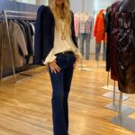 Rachel Zoe Instagram – It is never too late to try something new or to chase your dreams! If you love fashion and styling like me, then you must apply for the @express Style Editor Program! Link in bio.

There is no better way to learn the business of styling than by working hands on with clients. This ambassador program offers incredible perks like flexible hours, commission opportunities and first looks at new products, just to name a few! What are you waiting for? Become an #ExpressStyleEditor today! #ExpressStylePartner @expressmen