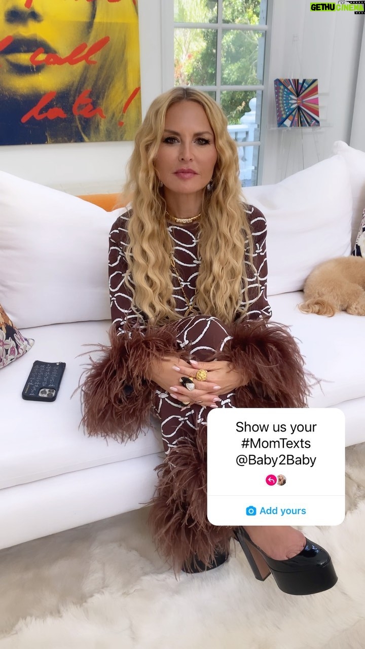 Rachel Zoe Instagram - This Mother’s Day, I am supporting @baby2baby and sharing my favorite #MomTexts 💕 I am such a proud board member of this incredible organization and constantly in awe of the life changing work that they do! Join me by sharing your favorite #MomTexts now and help spread awareness and help us provide the basic essentials all Moms need for their babies and children. #baby2baby 😘