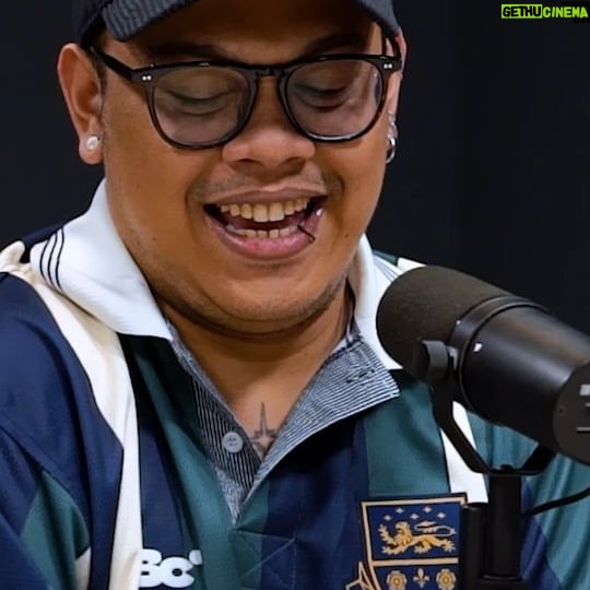 Raditya Dika Instagram - Yang punya pengalaman dating app, waktu dan tempat dipersilahkan👇🏻