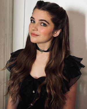 Raegan Revord Instagram - On the grid bc I love this witchy glam so much 🖤